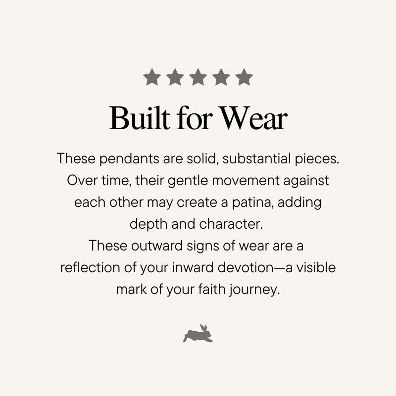 Text describing pendants with a five-star rating and additional text on a white background