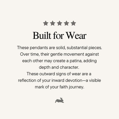 Text describing pendants with a five-star rating and additional text on a white background